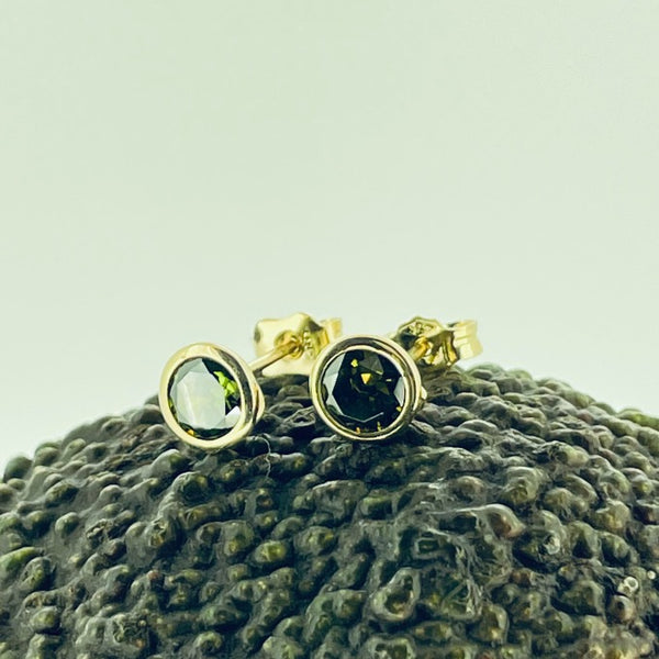 Studs 9ct Perdot/Olivine